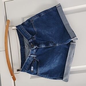 VINTAGE...Original Lee cut off jean shorts!